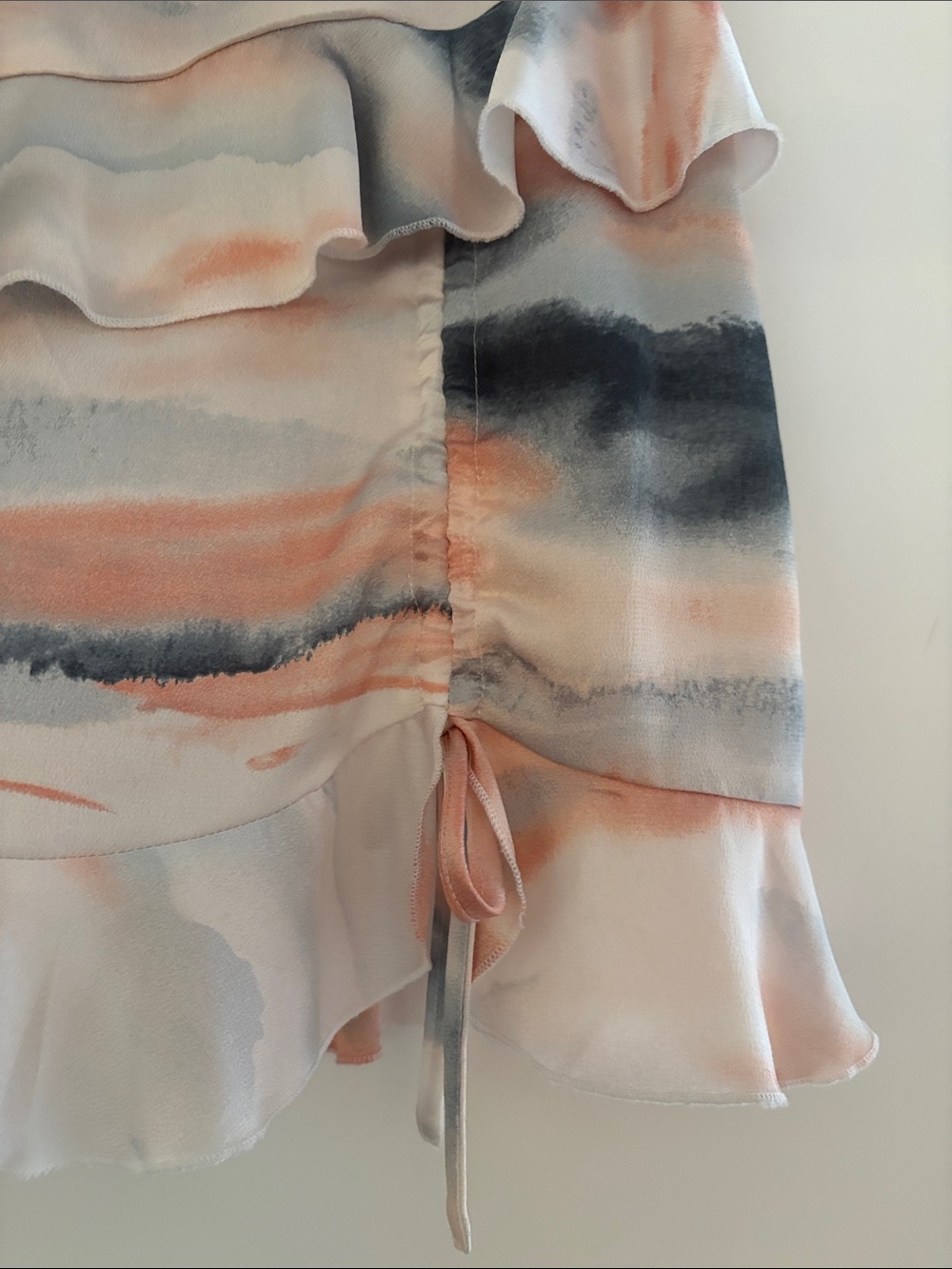 Ruffled Watercolor Mini Skirt in Peach Multi Sz M - Picture 2 of 5